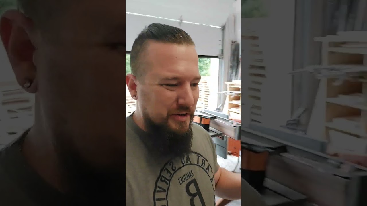 je l'ai défait!!! #table #acajou #salon #entreprise #entrepreneur #bois #meuble