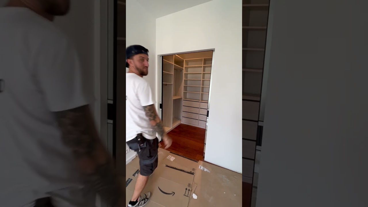 Dressing sur-mesure réalisé par Fast Placard à Antibes