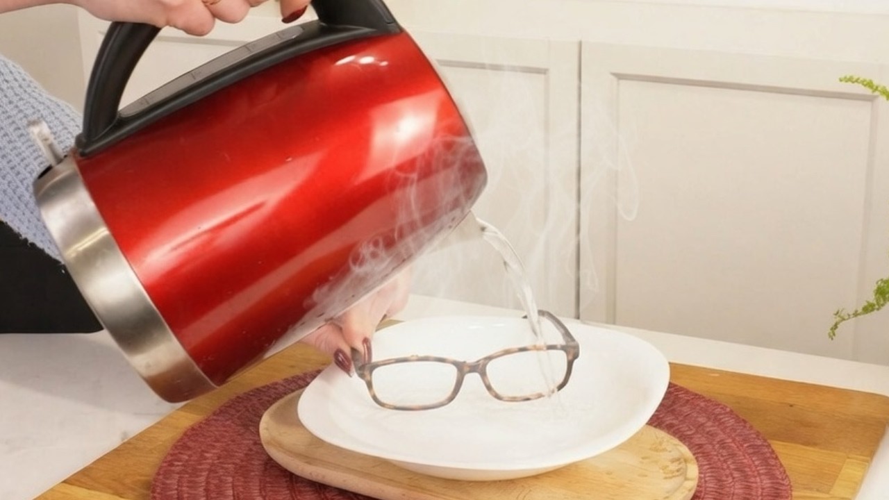 Lunettes comme neuves en 60 s ! Ce truc que les opticiens cachent