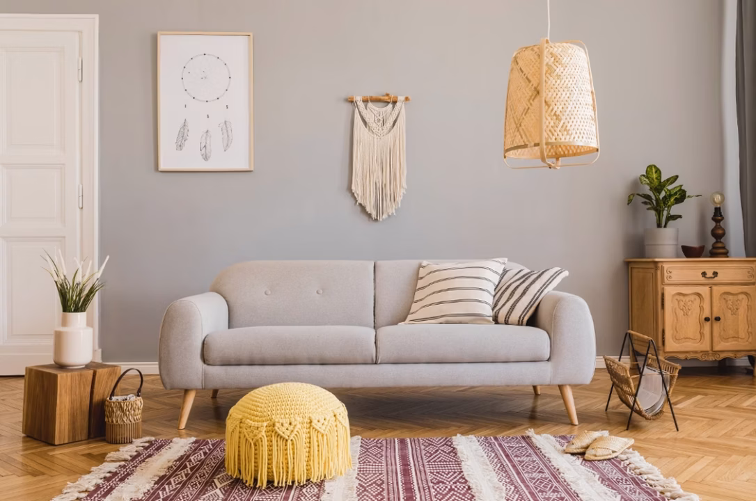Canapé en palette : idées et tuto pour en fabriquer un chez soi
