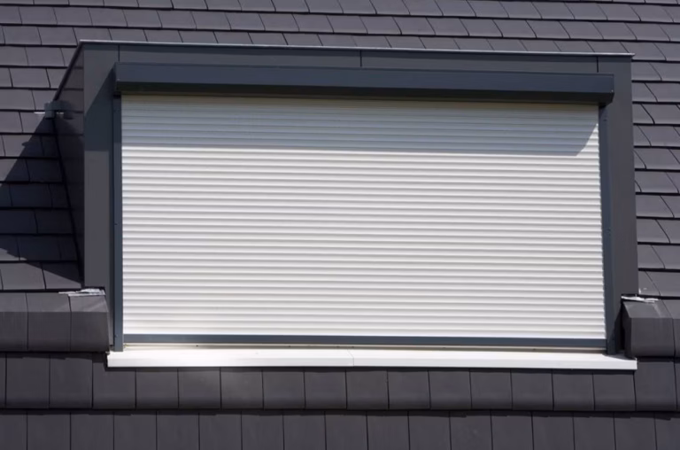 Qu&rsquo;est-ce qu&rsquo;une fenêtre de toit velux et pourquoi l&rsquo;installer chez soi