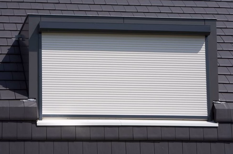 Qu&rsquo;est-ce qu&rsquo;une fenêtre de toit velux et pourquoi l&rsquo;installer chez soi