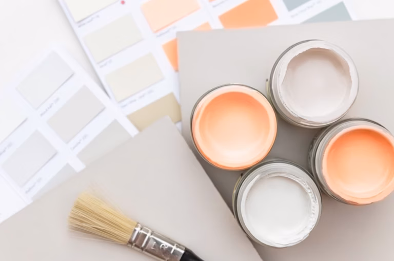 Peindre une chambre en deux couleurs : idées et conseils pratiques